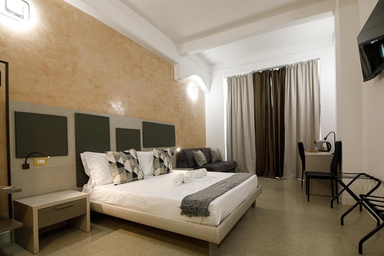 Erreggi Luxury Rooms โรม ภายนอก รูปภาพ