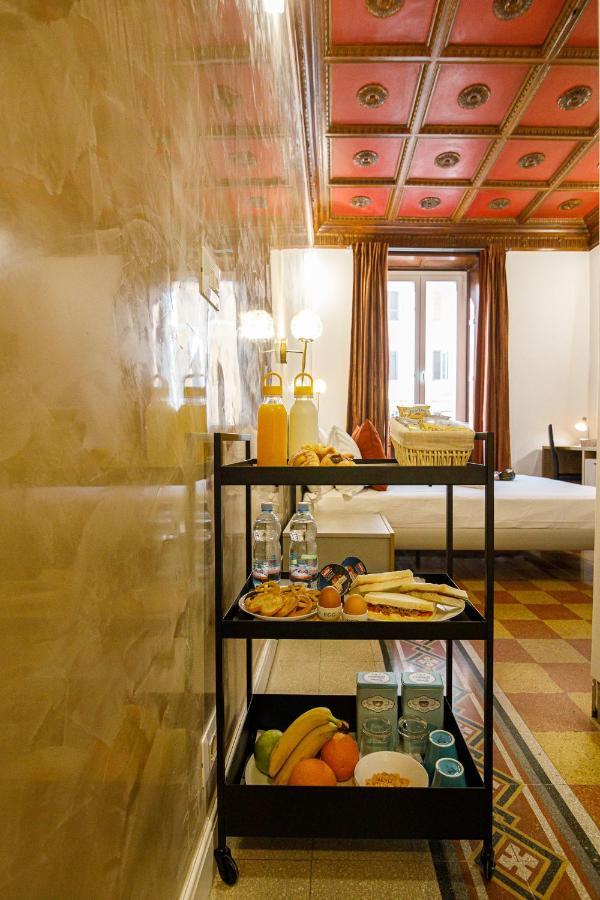 Erreggi Luxury Rooms โรม ภายนอก รูปภาพ