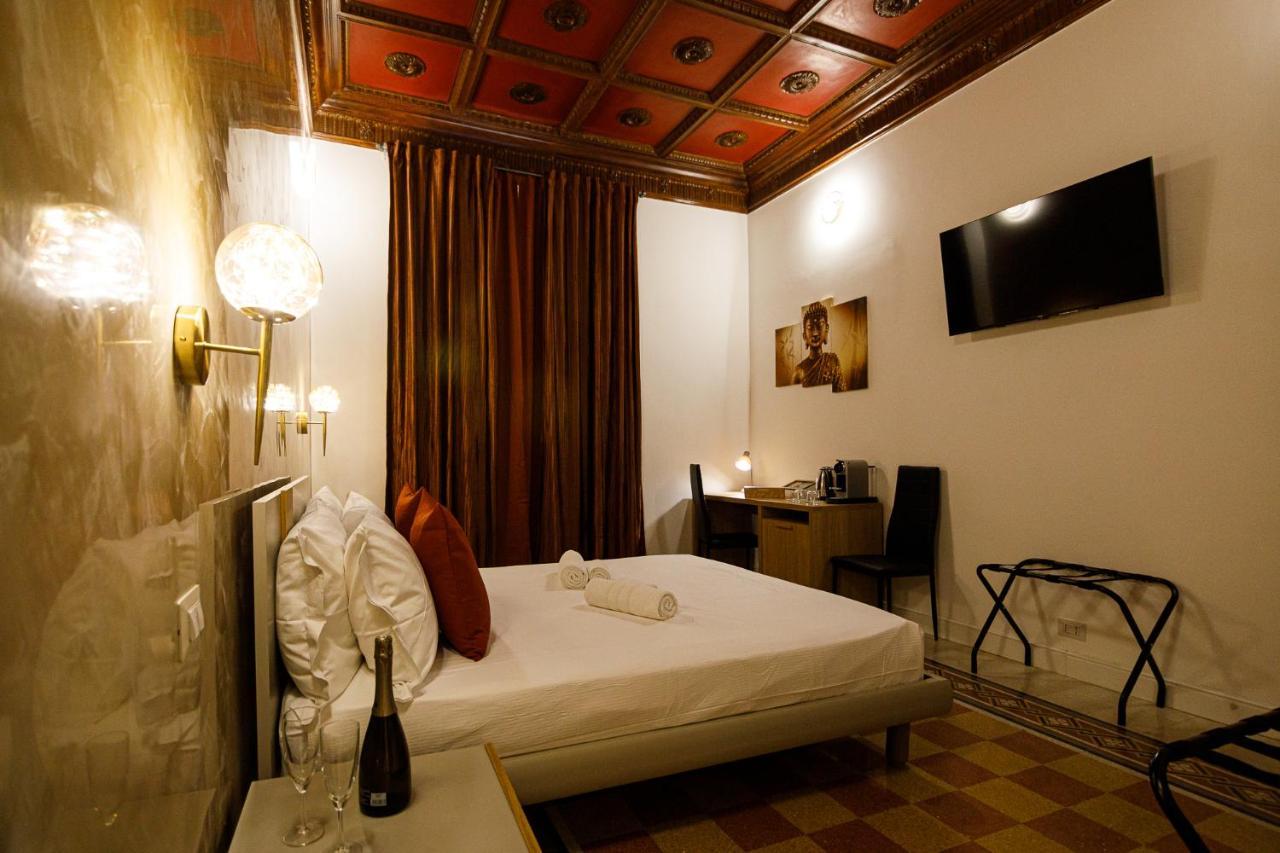 Erreggi Luxury Rooms โรม ภายนอก รูปภาพ