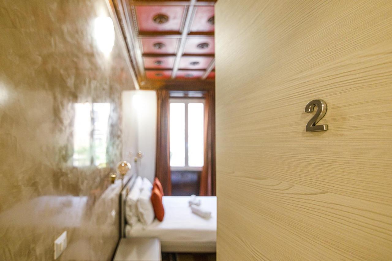 Erreggi Luxury Rooms โรม ภายนอก รูปภาพ