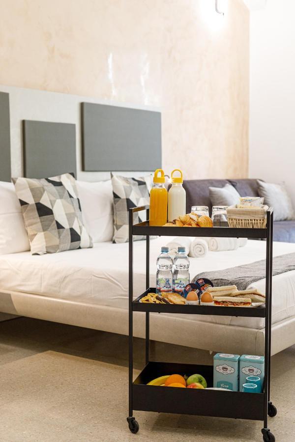 Erreggi Luxury Rooms โรม ภายนอก รูปภาพ