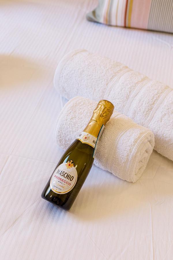 Erreggi Luxury Rooms โรม ภายนอก รูปภาพ